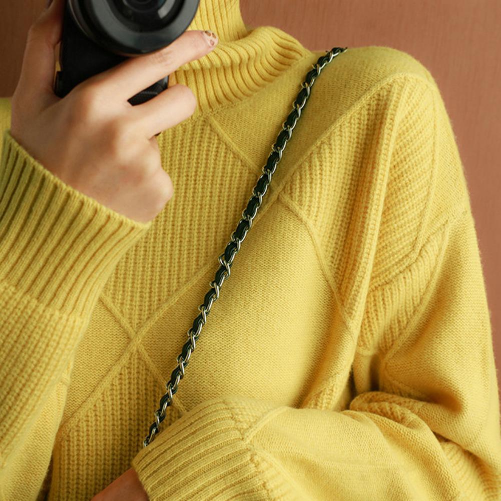 Le Pull au Col Chaud : L'Incontournable Élégance de l’Hiver